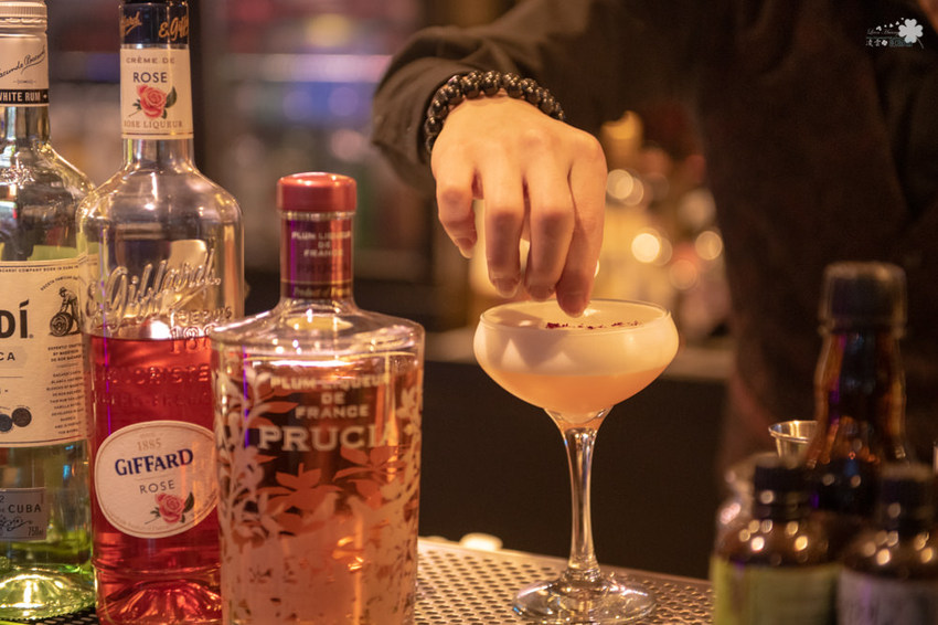 台北酒吧推薦》轉角酒吧La Esquina - 中山區超人氣BAR 華麗調酒微醺之樂 - 時空幻境 凌雲江海清