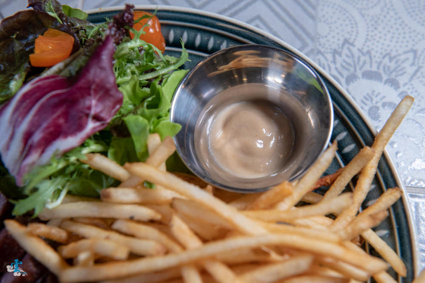 大直餐酒館》棧酒食吧 SIP Gastro Taphouse - 七種風味的精釀啤酒 ATT 4 Recharge 美食餐廳 直火炭烤x花園餐廳 - 時空幻境 凌雲江海清