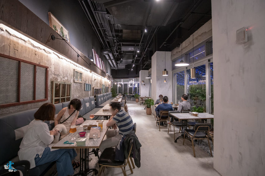 大直餐酒館》棧酒食吧 SIP Gastro Taphouse - 七種風味的精釀啤酒 ATT 4 Recharge 美食餐廳 直火炭烤x花園餐廳 - 時空幻境 凌雲江海清