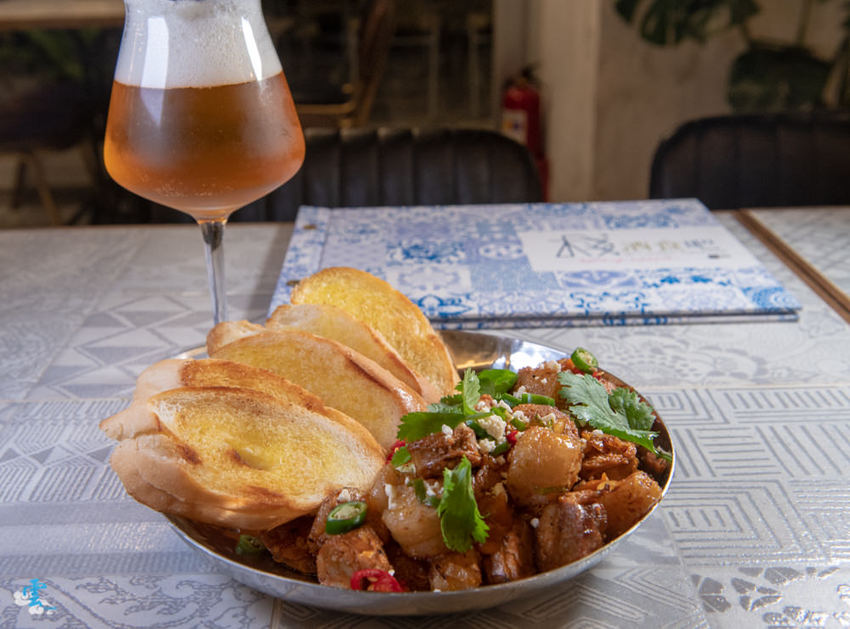 大直餐酒館》棧酒食吧 SIP Gastro Taphouse - 七種風味的精釀啤酒 ATT 4 Recharge 美食餐廳 直火炭烤x花園餐廳 - 時空幻境 凌雲江海清