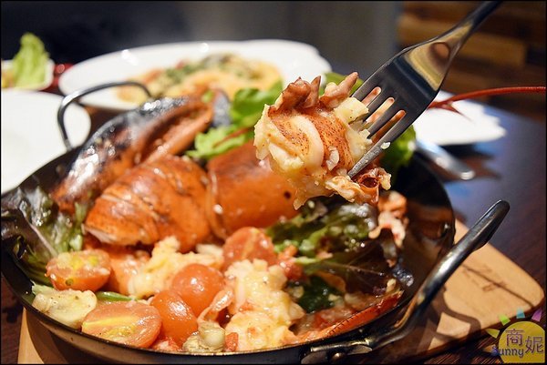 掌門精釀啤酒(台中文心店)：台中啤酒餐廳。掌門精釀啤酒文心店。世界啤酒金牌獎24支酒頭加上義式海鮮料理 餐與酒都讓人驚艷