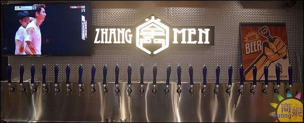 掌門精釀啤酒(台中文心店)：台中啤酒餐廳。掌門精釀啤酒文心店。世界啤酒金牌獎24支酒頭加上義式海鮮料理 餐與酒都讓人驚艷