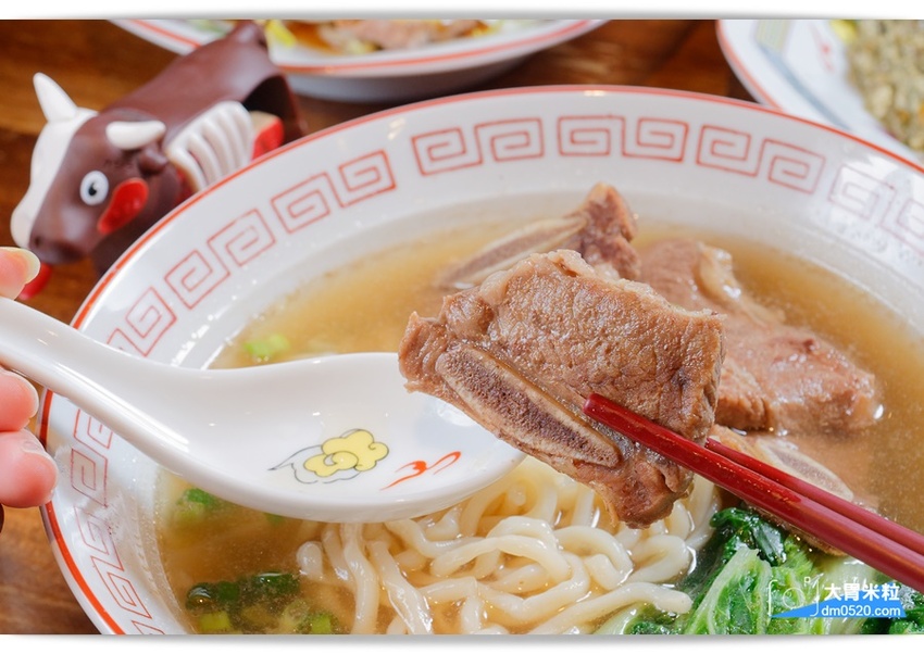 台北東區最潮牛肉麵!姑媽咪牛肉麵,精燉湯頭x復古時尚混搭不受限,必吃私房小菜/爺爺的皮蛋豆腐,台北大安區牛肉麵推薦, - 大胃米粒 DAVID & MILLY