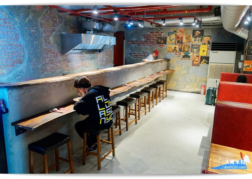 台北東區最潮牛肉麵!姑媽咪牛肉麵,精燉湯頭x復古時尚混搭不受限,必吃私房小菜/爺爺的皮蛋豆腐,台北大安區牛肉麵推薦, - 大胃米粒 DAVID & MILLY