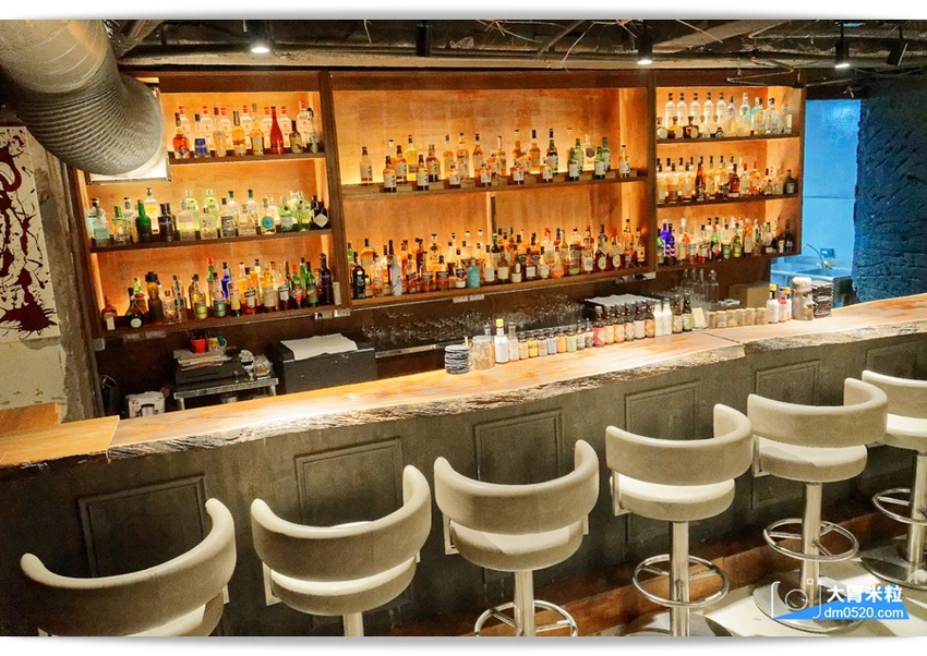 台北東區最潮牛肉麵!姑媽咪牛肉麵,精燉湯頭x復古時尚混搭不受限,必吃私房小菜/爺爺的皮蛋豆腐,台北大安區牛肉麵推薦, - 大胃米粒 DAVID & MILLY