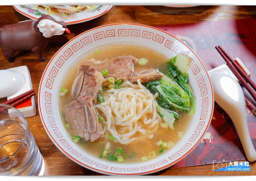 台北東區最潮牛肉麵!姑媽咪牛肉麵,精燉湯頭x復古時尚混搭不受限,必吃私房小菜/爺爺的皮蛋豆腐,台北大安區牛肉麵推薦, - 大胃米粒 DAVID & MILLY