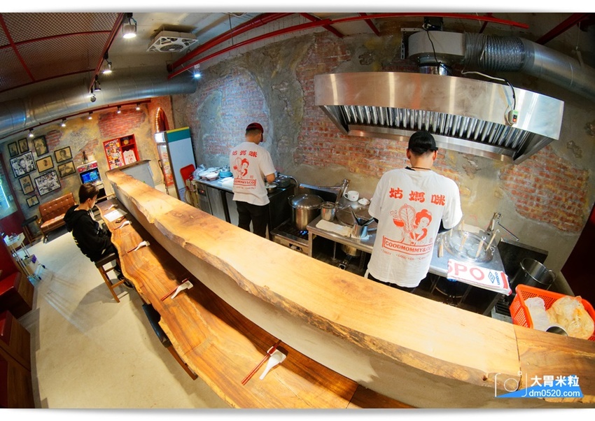 台北東區最潮牛肉麵!姑媽咪牛肉麵,精燉湯頭x復古時尚混搭不受限,必吃私房小菜/爺爺的皮蛋豆腐,台北大安區牛肉麵推薦, - 大胃米粒 DAVID & MILLY