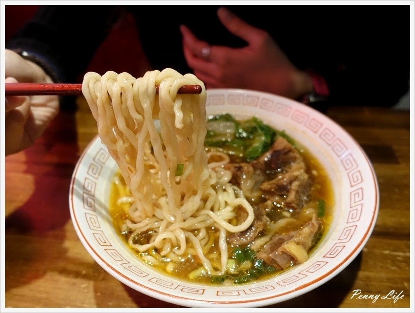 【台北】國父紀念館美食-[姑媽咪]-信義區最潮牛肉麵店(有完整menu)