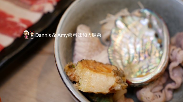 《新竹竹北美食》Umi火鍋水產直賣所 。活體海鮮豪華版海陸雙人套餐x北海道昆布柴魚高湯︱菜單價位菜色分享(影片)