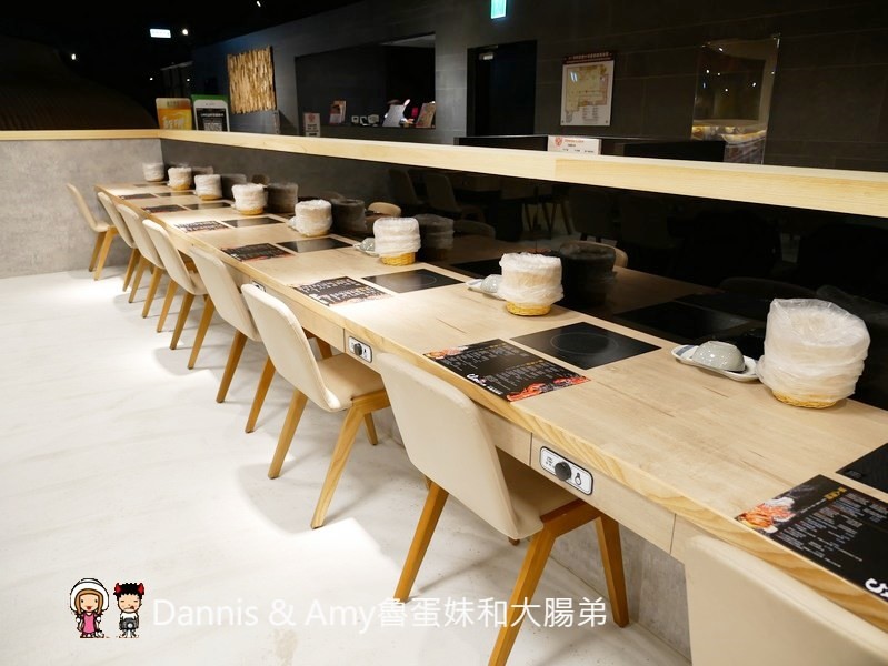 《新竹竹北美食》Umi火鍋水產直賣所 。活體海鮮豪華版海陸雙人套餐x北海道昆布柴魚高湯︱菜單價位菜色分享(影片)