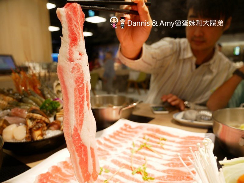 《新竹竹北美食》Umi火鍋水產直賣所 。活體海鮮豪華版海陸雙人套餐x北海道昆布柴魚高湯︱菜單價位菜色分享(影片)