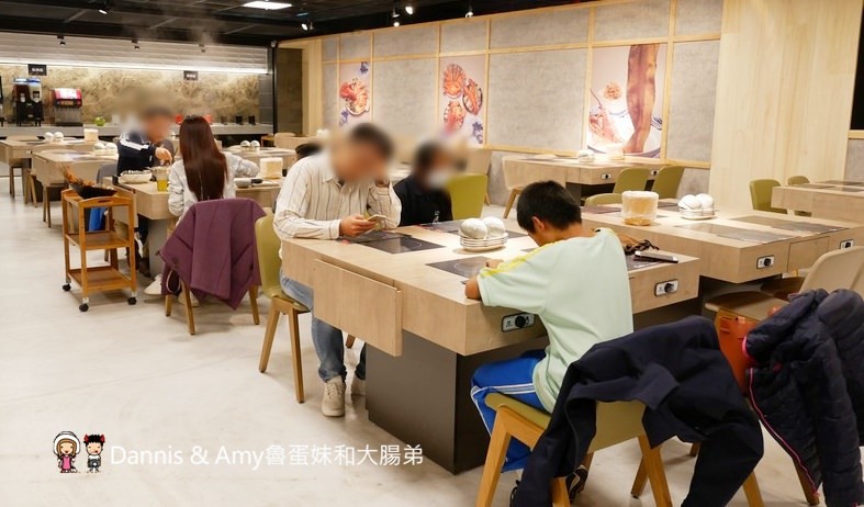 《新竹竹北美食》Umi火鍋水產直賣所 。活體海鮮豪華版海陸雙人套餐x北海道昆布柴魚高湯︱菜單價位菜色分享(影片)