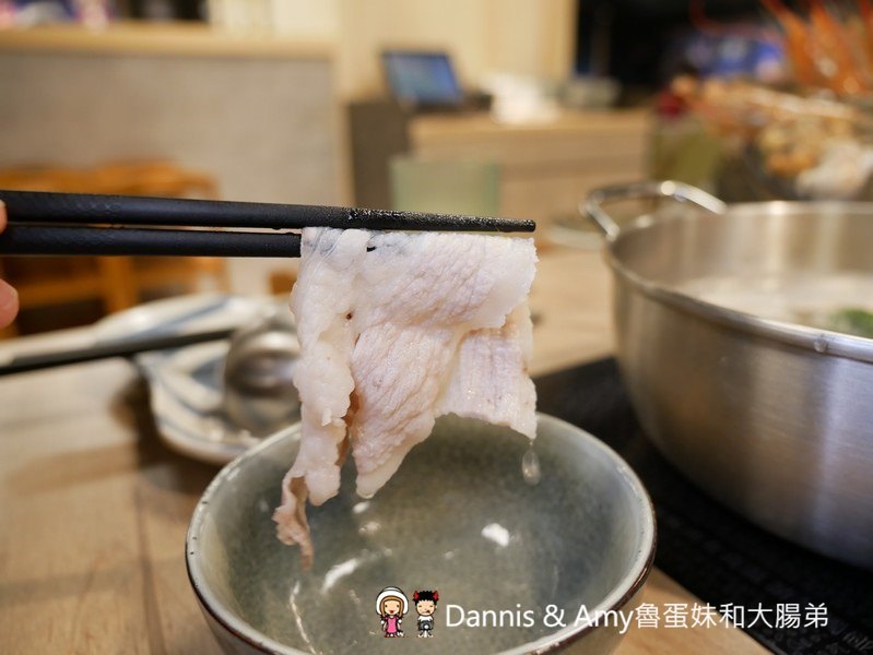 《新竹竹北美食》Umi火鍋水產直賣所 。活體海鮮豪華版海陸雙人套餐x北海道昆布柴魚高湯︱菜單價位菜色分享(影片)