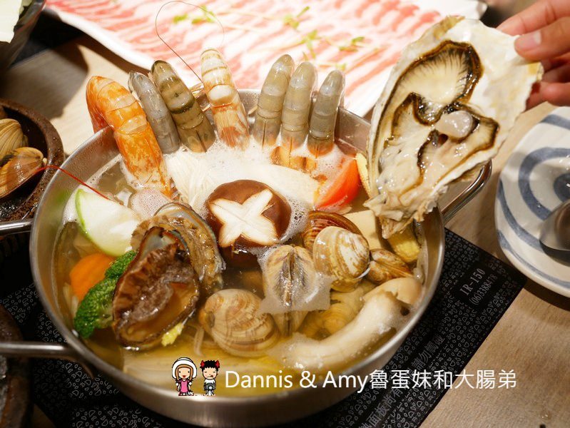 《新竹竹北美食》Umi火鍋水產直賣所 。活體海鮮豪華版海陸雙人套餐x北海道昆布柴魚高湯︱菜單價位菜色分享(影片)