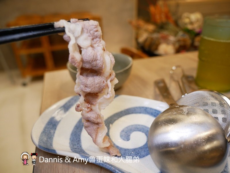 《新竹竹北美食》Umi火鍋水產直賣所 。活體海鮮豪華版海陸雙人套餐x北海道昆布柴魚高湯︱菜單價位菜色分享(影片)