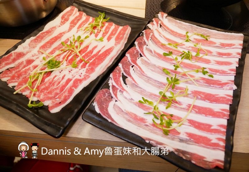 《新竹竹北美食》Umi火鍋水產直賣所 。活體海鮮豪華版海陸雙人套餐x北海道昆布柴魚高湯︱菜單價位菜色分享(影片)