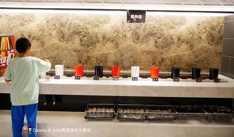 《新竹竹北美食》Umi火鍋水產直賣所 。活體海鮮豪華版海陸雙人套餐x北海道昆布柴魚高湯︱菜單價位菜色分享(影片)