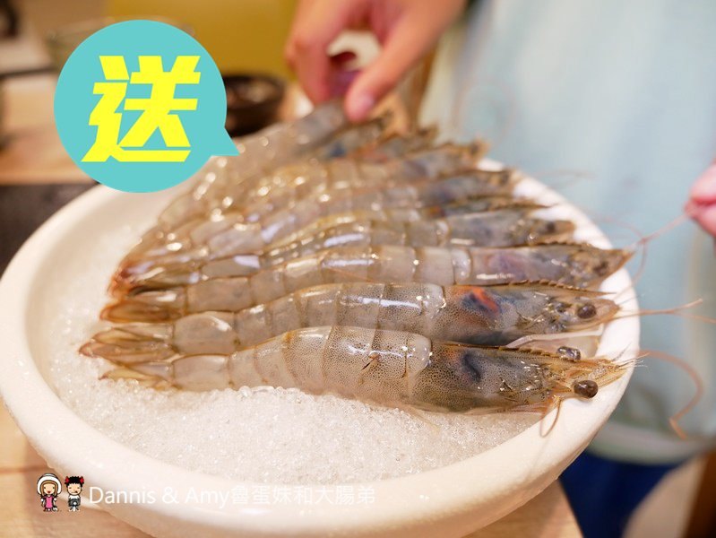 《新竹竹北美食》Umi火鍋水產直賣所 。活體海鮮豪華版海陸雙人套餐x北海道昆布柴魚高湯︱菜單價位菜色分享(影片)