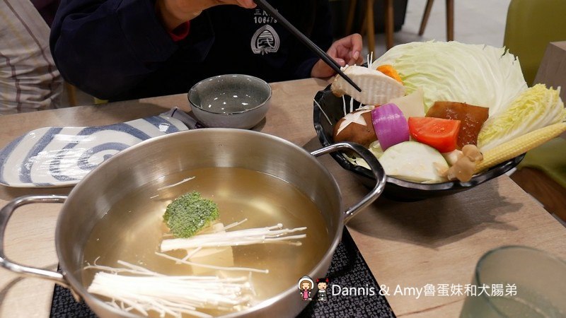 《新竹竹北美食》Umi火鍋水產直賣所 。活體海鮮豪華版海陸雙人套餐x北海道昆布柴魚高湯︱菜單價位菜色分享(影片)