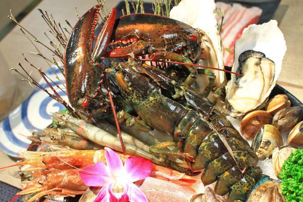 【新竹美食】Umi火鍋水產直賣所-活體龍蝦、鮑魚、貝類海鮮，新鮮海產美味讓你吃的到