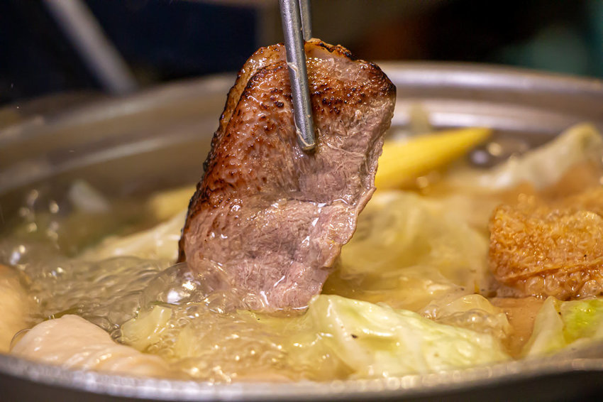 台中大里 星八鍋鍋物潮流，迷人鍋底再一發，麻辣湯頭好順喉! - 微笑Joe幸運