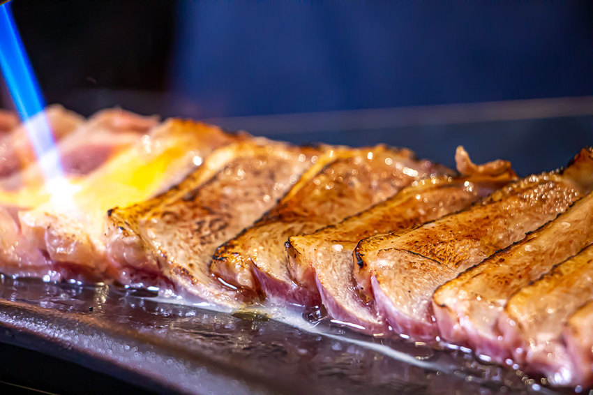 台中大里 星八鍋鍋物潮流，迷人鍋底再一發，麻辣湯頭好順喉! - 微笑Joe幸運