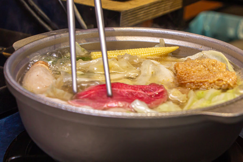 台中大里 星八鍋鍋物潮流，迷人鍋底再一發，麻辣湯頭好順喉! - 微笑Joe幸運