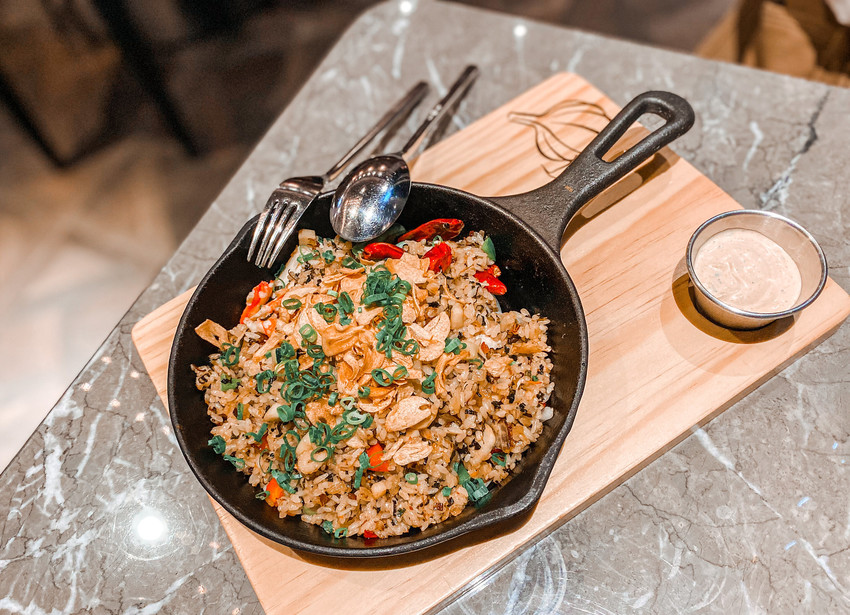 Mad For Garlic 特製蔥油鱈場蟹炒飯