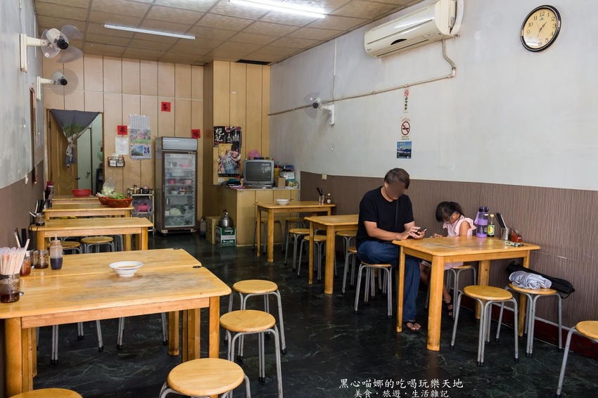 高雄前鎮︱福記陽春麵　藏於巷弄間的濃郁好吃紅燒牛肉麵！