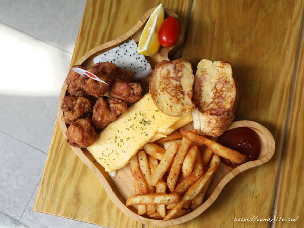 歐娜斯 Honest早午餐：台中美食│歐娜斯 Honest早午餐〃北屯人氣早午餐，份量超澎派，餐點也好吃～
