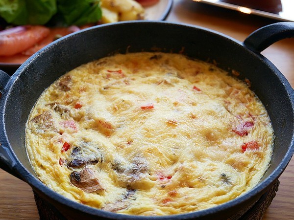 T.R Kitchen 法式早午餐:T.R Kitchen 法式早午餐-台中北屯區早午餐 近藍天白雲橋 拍完美味餐點接著拍人景