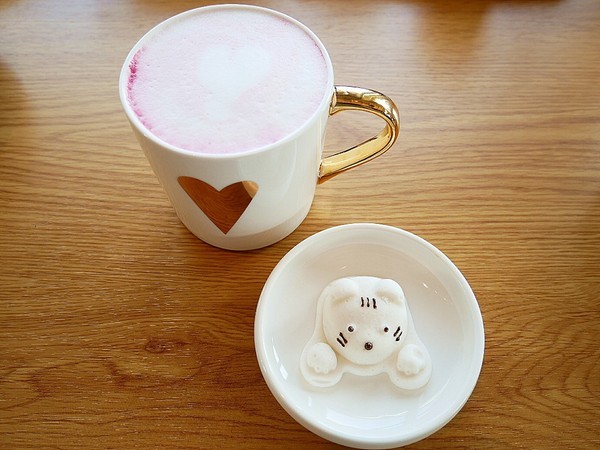 T.R Kitchen 法式早午餐:T.R Kitchen 法式早午餐-台中北屯區早午餐 近藍天白雲橋 拍完美味餐點接著拍人景