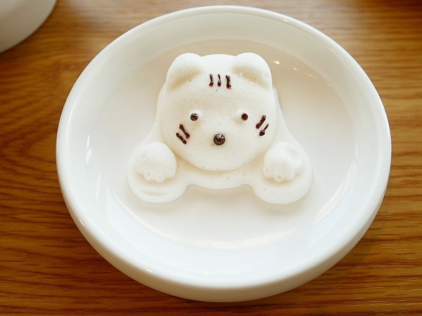 T.R Kitchen 法式早午餐:T.R Kitchen 法式早午餐-台中北屯區早午餐 近藍天白雲橋 拍完美味餐點接著拍人景