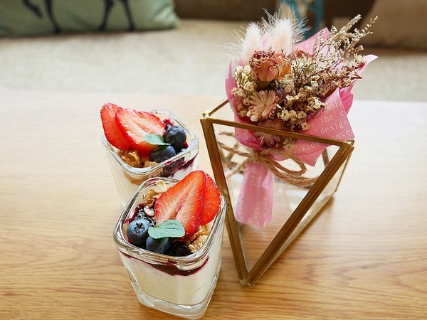 T.R Kitchen 法式早午餐:T.R Kitchen 法式早午餐-台中北屯區早午餐 近藍天白雲橋 拍完美味餐點接著拍人景