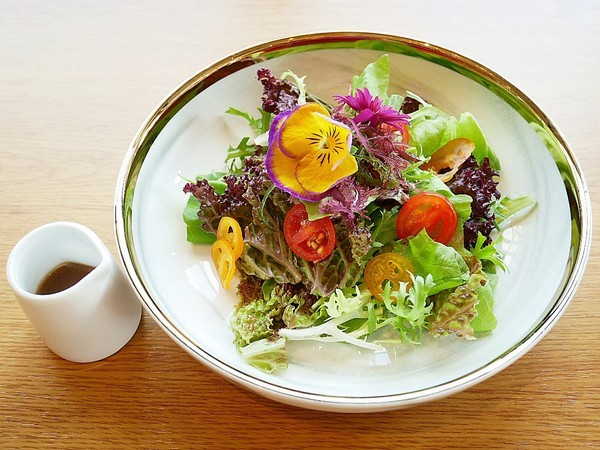 T.R Kitchen 法式早午餐:T.R Kitchen 法式早午餐-台中北屯區早午餐 近藍天白雲橋 拍完美味餐點接著拍人景