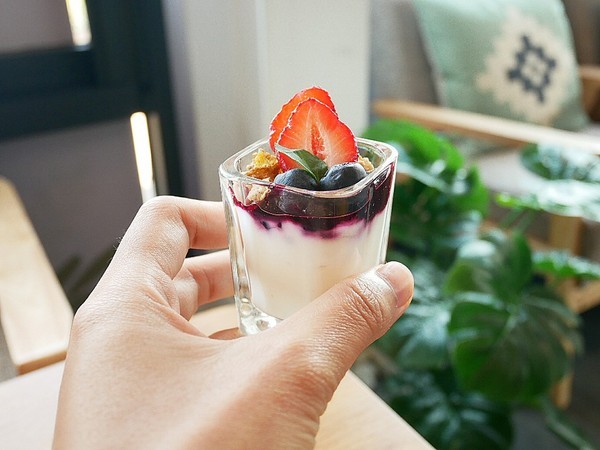 T.R Kitchen 法式早午餐:T.R Kitchen 法式早午餐-台中北屯區早午餐 近藍天白雲橋 拍完美味餐點接著拍人景