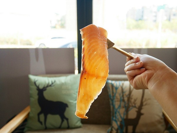 T.R Kitchen 法式早午餐:T.R Kitchen 法式早午餐-台中北屯區早午餐 近藍天白雲橋 拍完美味餐點接著拍人景