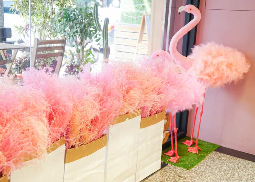 [高雄下午茶推薦]S S CAKE(河堤店)-超夢幻粉紅甜點店x繽紛水果千層派手工甜點 - 美食好芃友