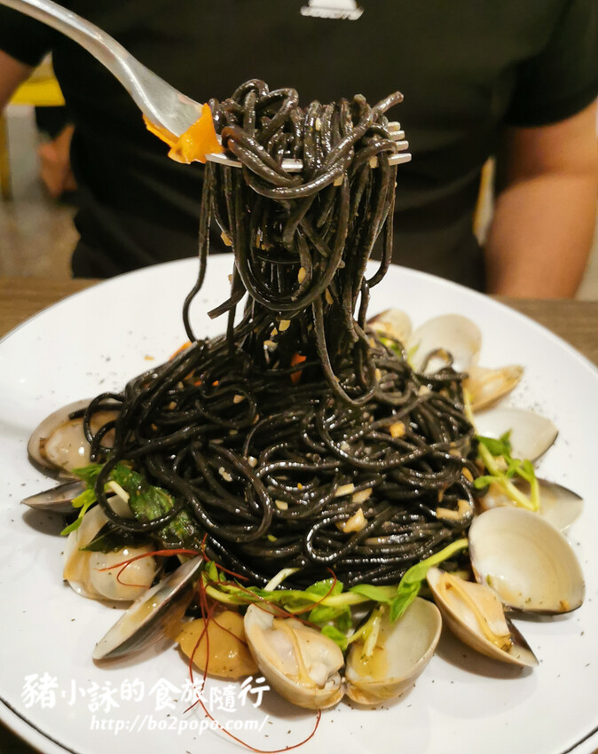 高雄。岡山》Fortunato法杜娜多廚匠的店。美味義大利麵店