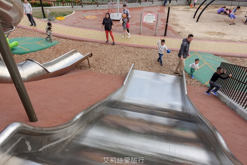 鶯歌景點》鶯歌永吉公園 親子同樂 新春賞炮仗花 玩溜滑梯 超好拍立體彩繪 - 艾莉絲愛旅行