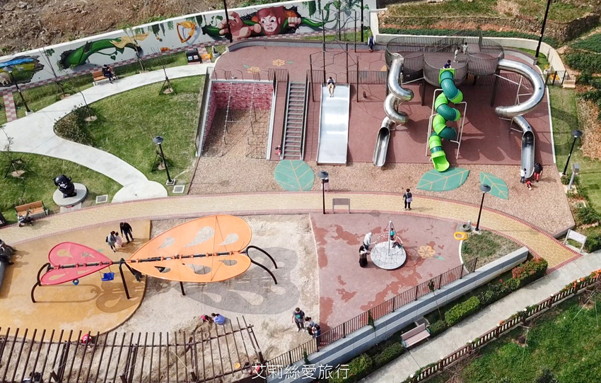 鶯歌景點》鶯歌永吉公園 親子同樂 新春賞炮仗花 玩溜滑梯 超好拍立體彩繪 - 艾莉絲愛旅行