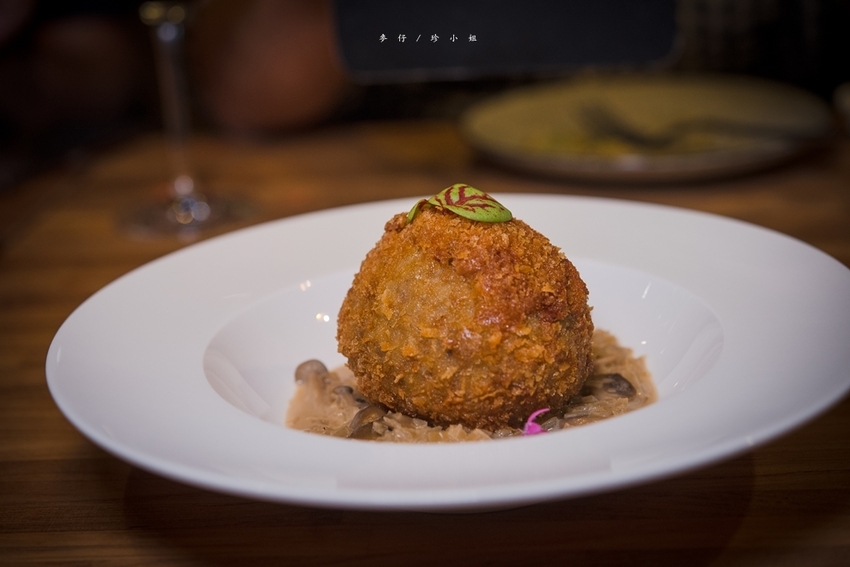 麥仔食。台北｜火星小廚 Cuisine de Mars｜國父紀念館玻璃屋餐酒館推薦～情人節約會首選｜創意美味兼具的氣氛餐廳｜捷運國父紀念館站美食