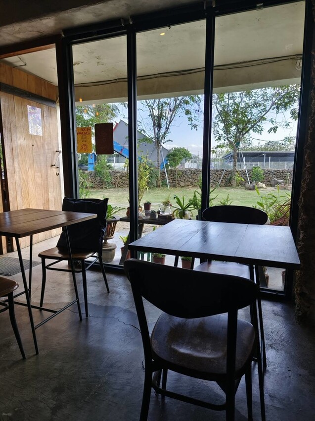 13258.jpg - 【屏東.恆春】網美古宅咖啡廳。肥春號咖啡廳+蜜糖吐司+牛肉捲+擂茶拿鐵+寵物超友善