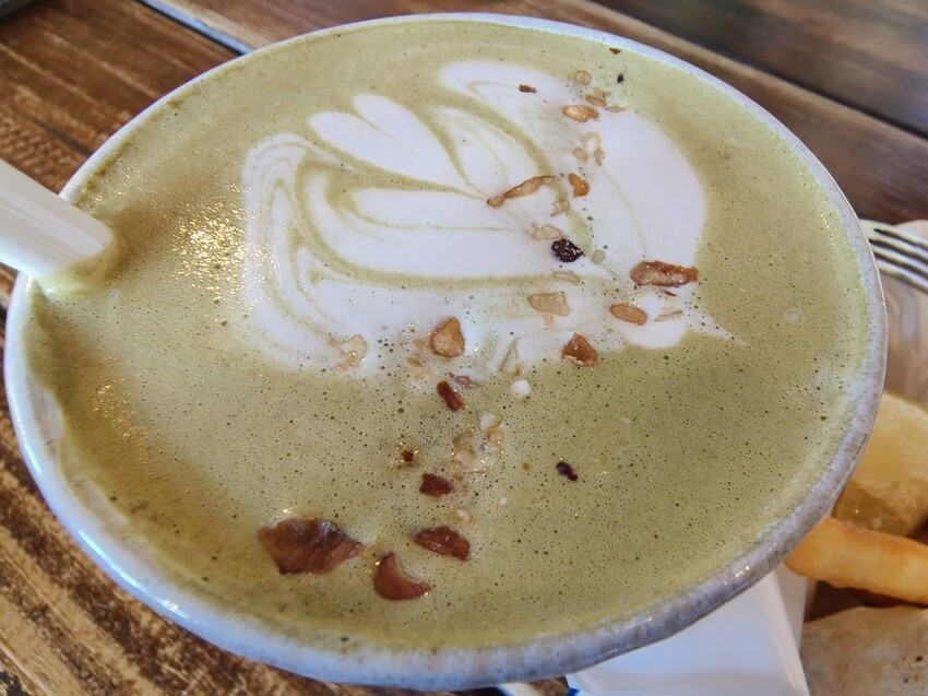 13237.jpg - 【屏東.恆春】網美古宅咖啡廳。肥春號咖啡廳+蜜糖吐司+牛肉捲+擂茶拿鐵+寵物超友善