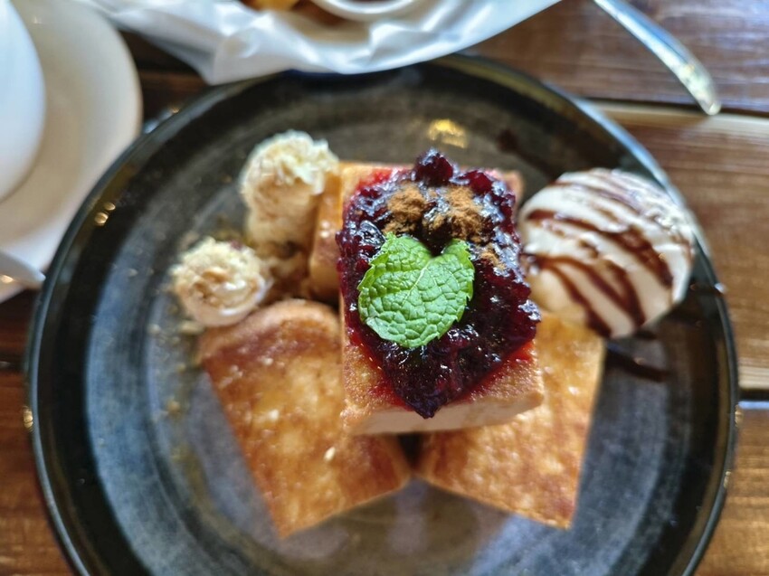 13236.jpg - 【屏東.恆春】網美古宅咖啡廳。肥春號咖啡廳+蜜糖吐司+牛肉捲+擂茶拿鐵+寵物超友善