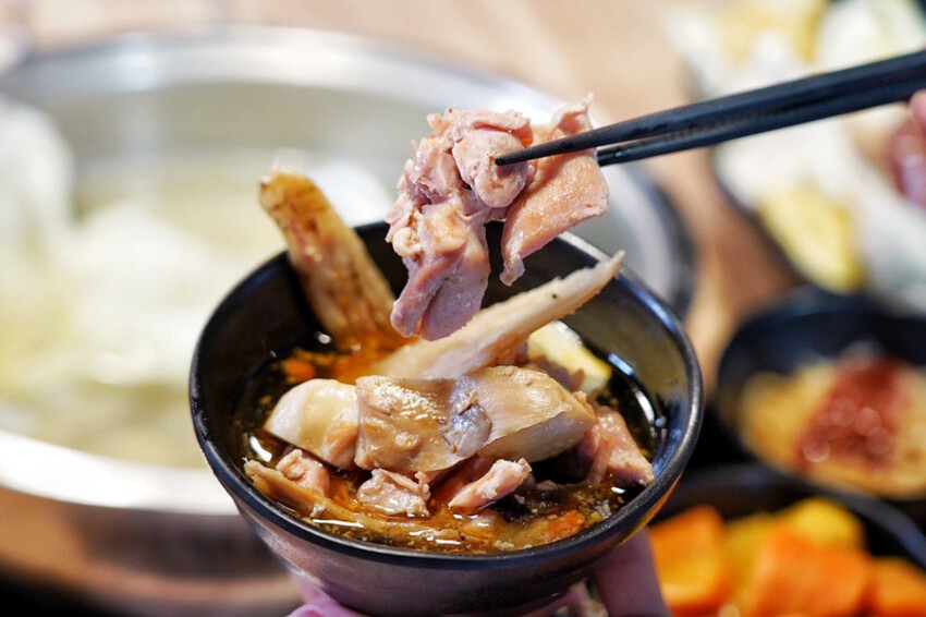 上善若水海鮮鍋物｜升級2.0自助區吃到飽！鱈場蟹腳比50元還大！超霸氣火雞佛好狂 @艾瑪  吃喝玩樂札記