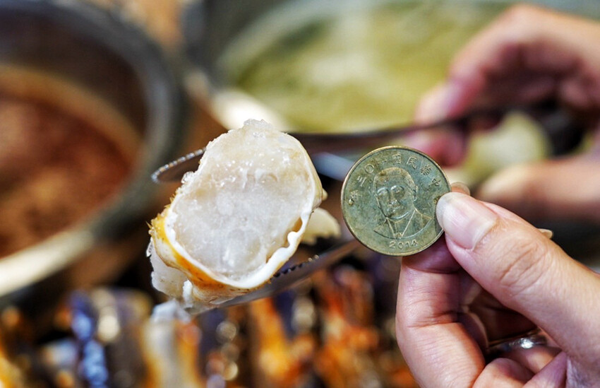 上善若水海鮮鍋物｜升級2.0自助區吃到飽！鱈場蟹腳比50元還大！超霸氣火雞佛好狂 @艾瑪  吃喝玩樂札記