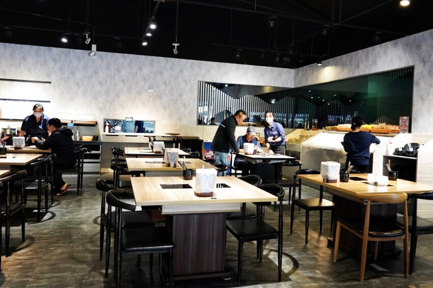 上善若水海鮮鍋物｜升級2.0自助區吃到飽！鱈場蟹腳比50元還大！超霸氣火雞佛好狂 @艾瑪  吃喝玩樂札記