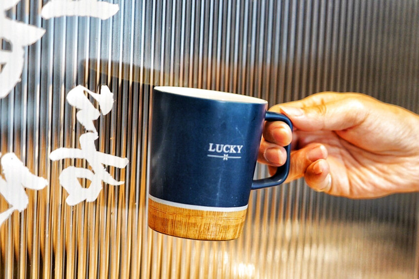 上善若水海鮮鍋物｜升級2.0自助區吃到飽！鱈場蟹腳比50元還大！超霸氣火雞佛好狂 @艾瑪  吃喝玩樂札記