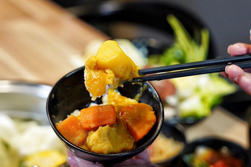 上善若水海鮮鍋物｜升級2.0自助區吃到飽！鱈場蟹腳比50元還大！超霸氣火雞佛好狂 @艾瑪  吃喝玩樂札記